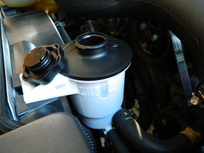 2010 f150 power steering fluid reservoir.jpg
