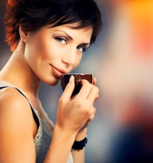 Girl-with-coffee-cup-photo-136.jpg Girl-with-coffee-cup-photo-136.jpg