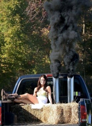 dirty-truck-girls-love-flatbeds-223.jpg