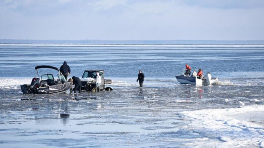 110817.n.bp.redlakesearch.jpg 110817.n.bp.redlakesearch.jpg