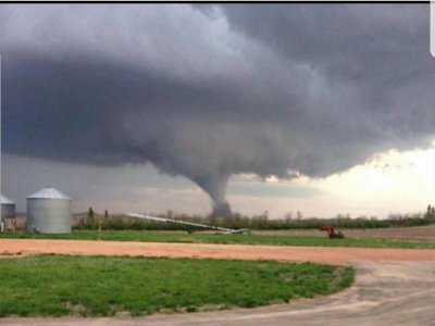 Tornado north of town 5 31 18.jpg Tornado north of town 5 31 18.jpg