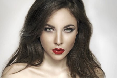 169516-women-model-brunette-red_lipstick-green_eyes-face.jpg