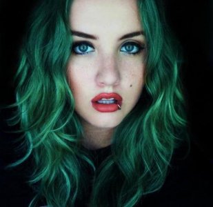 blue-eyes-colored-hair-girl-green-hair-Favim.com-597951.jpg