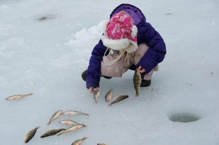 Cassie Ice Fishing085.jpg
