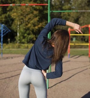girls-stretching-out-are-helping-more-than-just-themselves-25-6.jpg