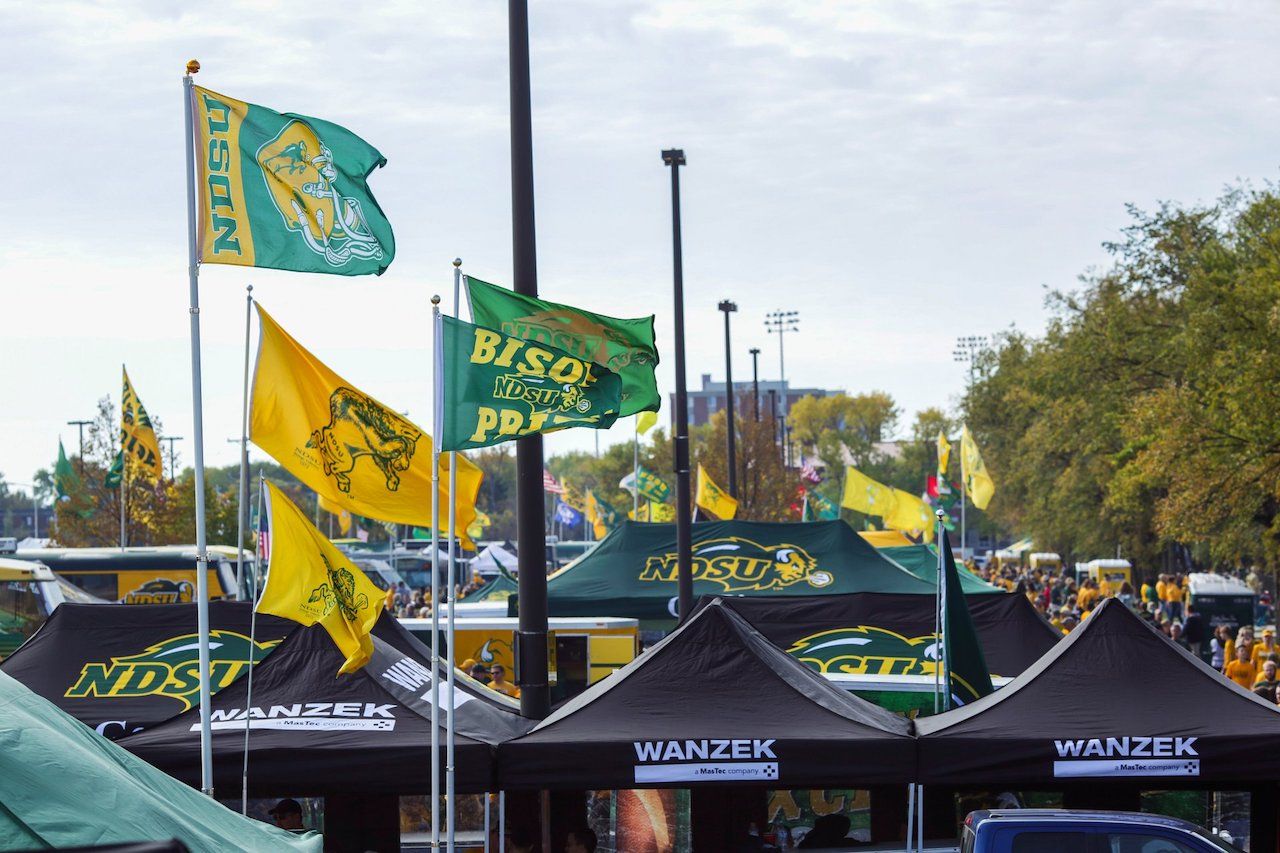 NDSUTailgating.jpg Nodak Angler